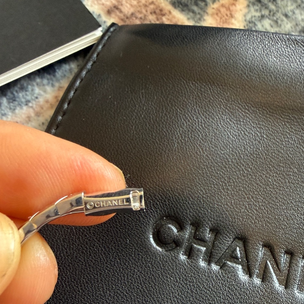 Chanel COCO CRUSH BRACELET Quilted motif, mini version, 18K white gold sz Small - Picture 13 of 17